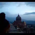 ग्रामीण की मौत पर मुआवजे की घोषणा, असली पत्नी कौन है?