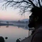 फैक्ट चेक: एम्बुलेंस को रास्ता देती भीड़ का वीडियो असली नहीं है