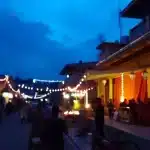 महिला को सांप के डसने के बाद अस्पताल में हड़कंप